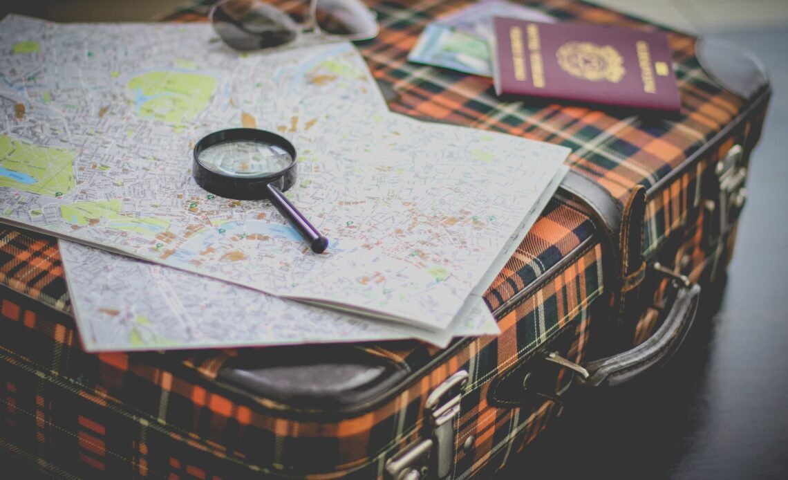 Ultimate Travel Checklist : From Essentials to Adventure