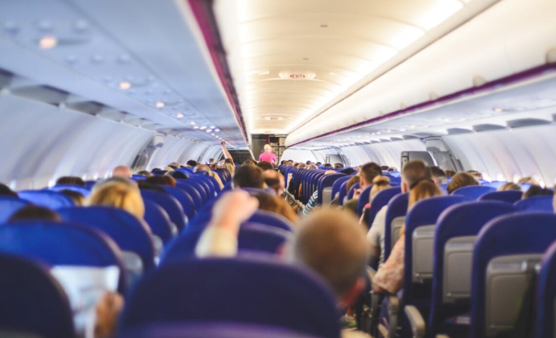 Woman sparks debate after ‘embarrassing’ a plus size passenger on a flight