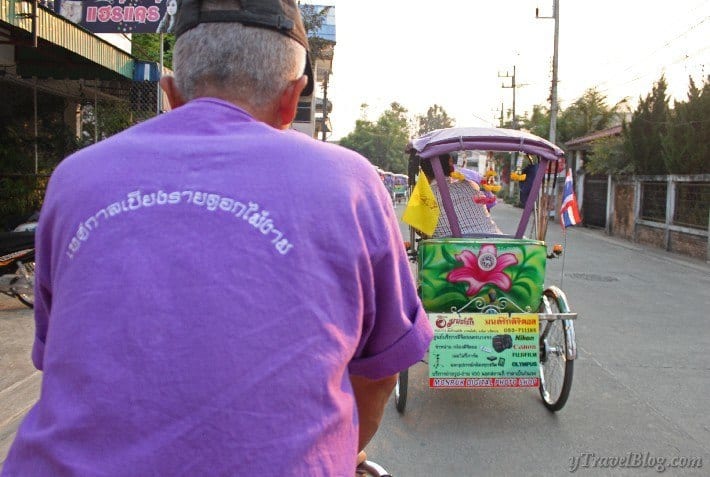 purply tricycle ride Chaing Rai