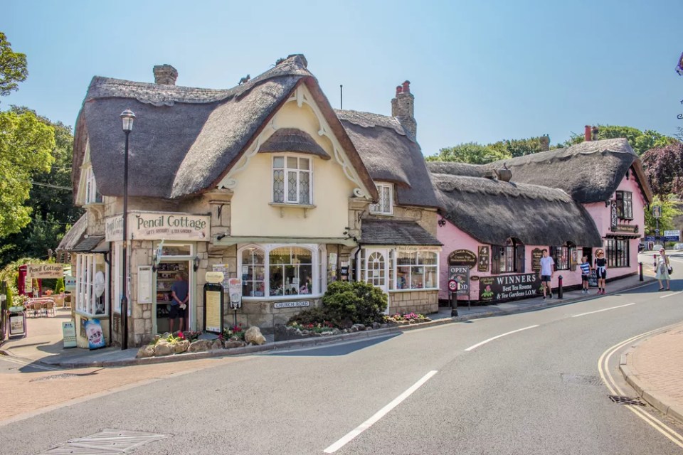 Shanklin is a traditional seaside town located on the south-east coast of the Isle of Wight.