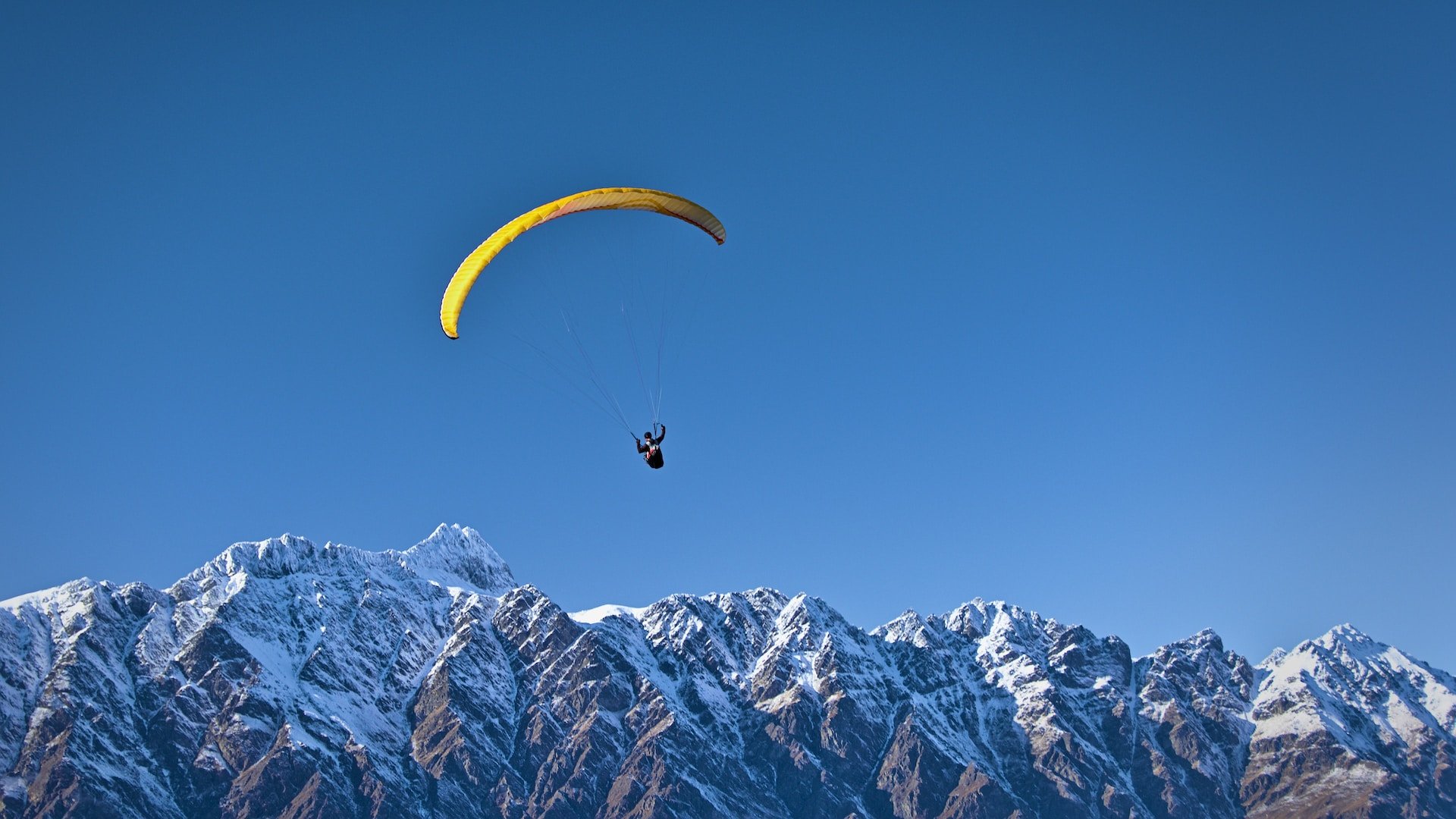 Paragliding in Queenstown, NZ (photo: Tomas Sobek)