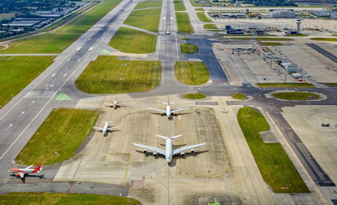 Gatwick second runway moves closer – with airport challenging Heathrow