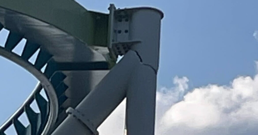 Large Crack in Carowinds Roller Coaster Prompts Its Shutdown in North Carolina