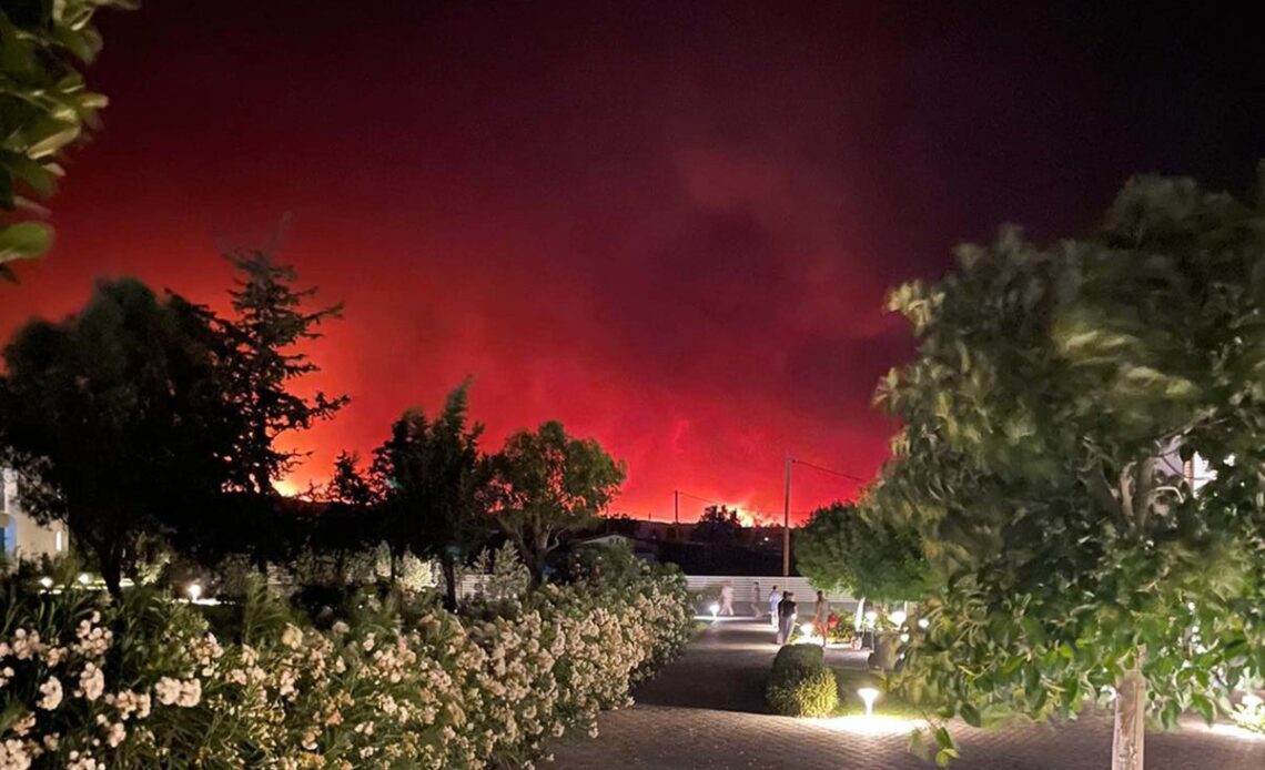 Rhodes wildfire: Holidaymaker says tour operator Tui urged to ignore evacuation order