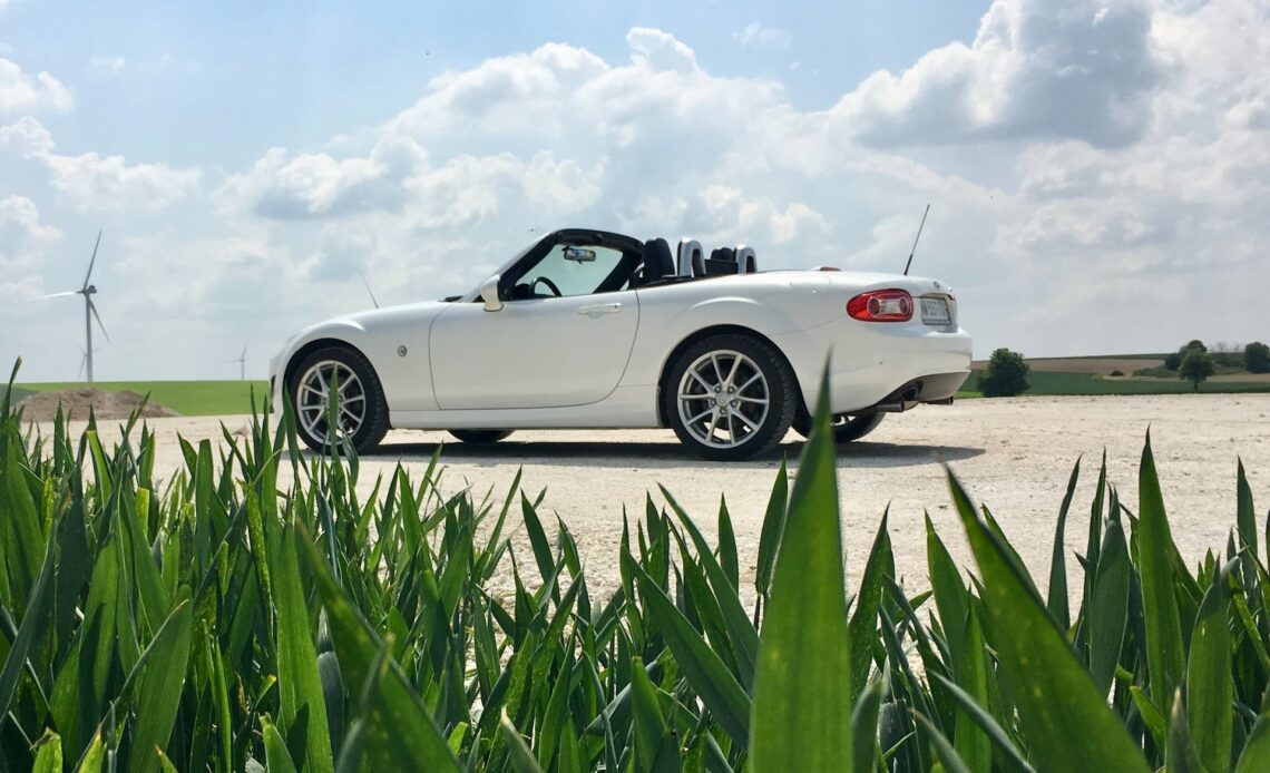 Mazda Miata convertible, an affordable car rental choice in Dubai  (photo: Teddy Charti)