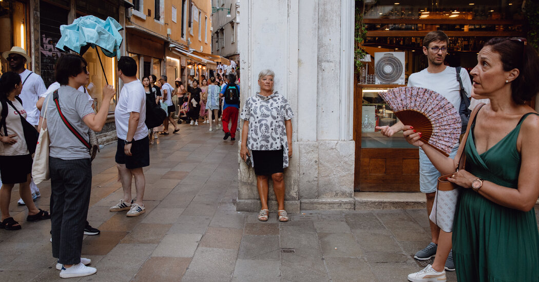 ‘Attenzione, Pickpocket!’ A TikTok Star Watches Out for Tourists in Italy