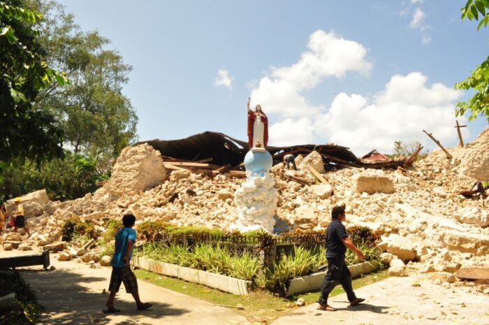 Damaged ruins of the church by Carlojoseph14 via Wikimedia cc