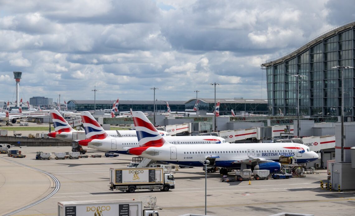 Air traffic control news: Travel chaos to ‘last for days’ as hundreds of flights cancelled