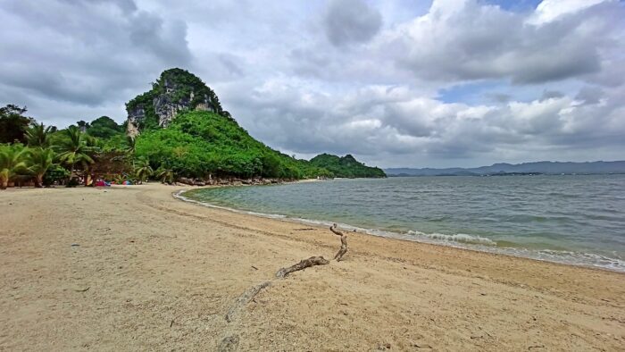 Borawan Island Beach