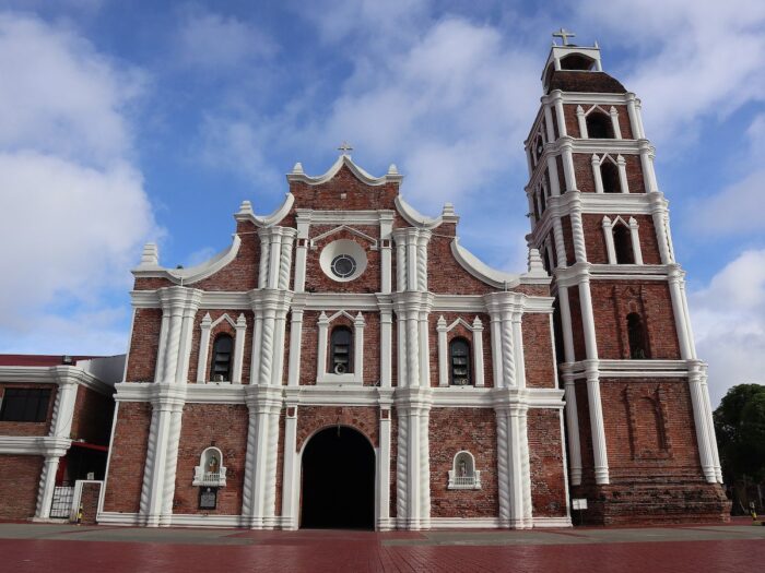 Tuguegarao Cathedral by Patrickroque01 via Wikimedia cc
