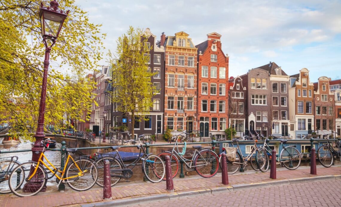 11 Best AirBnbs and Vacation Rentals in Amsterdam