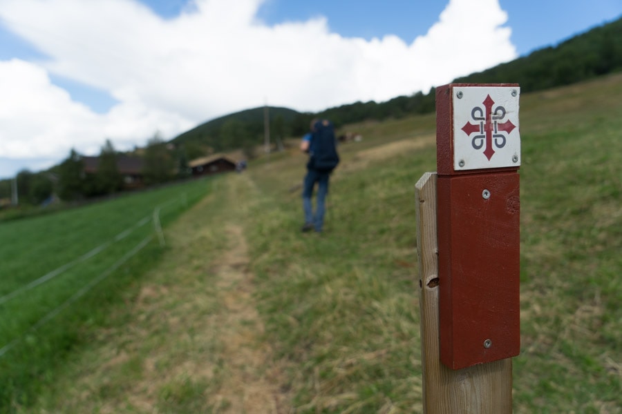 path marker on the Saint Olav Ways Gudbrandsdalsleden walk