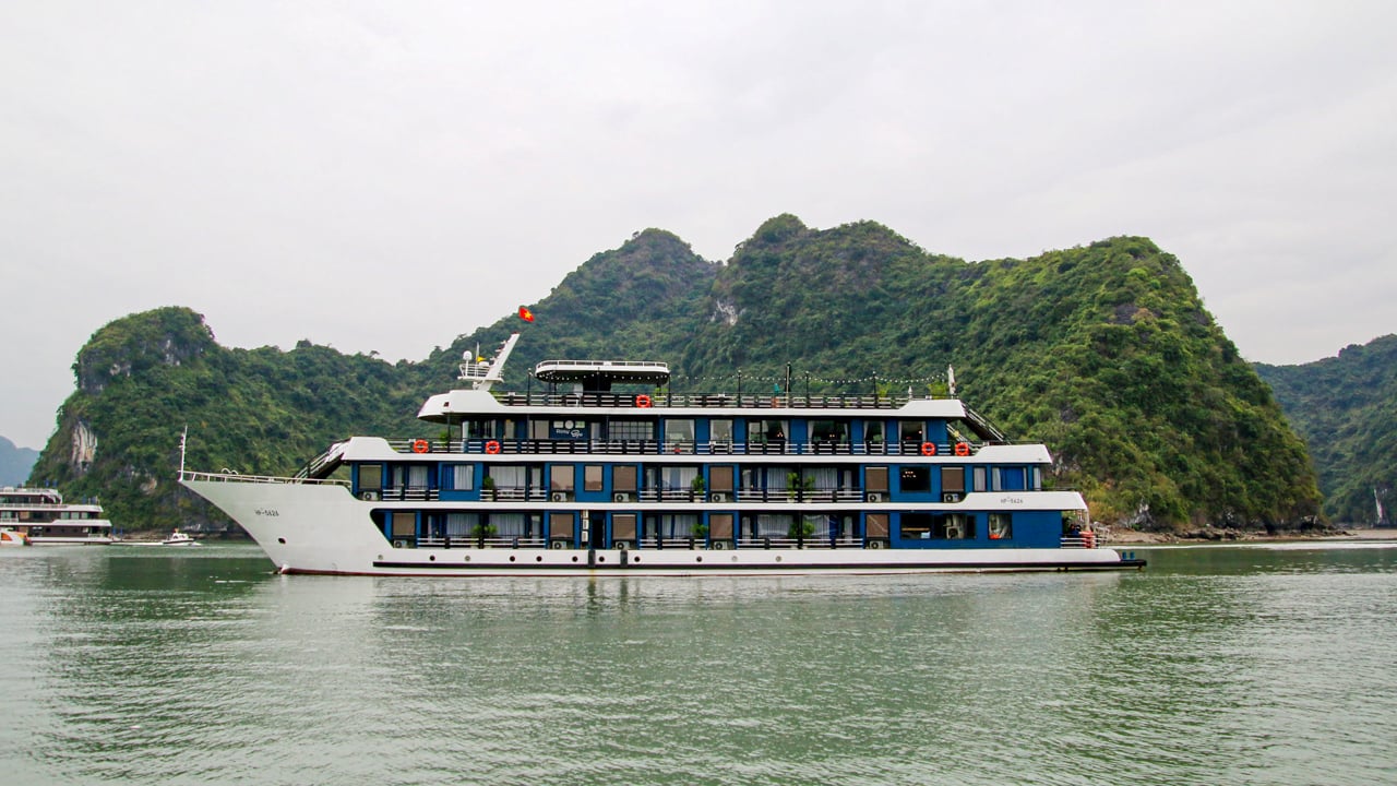 Rosy Cruise ship in Ha Long Bay, Vietnam