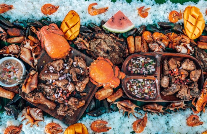 Siargao Seafood Boodle Fight by SJ via Unsplash