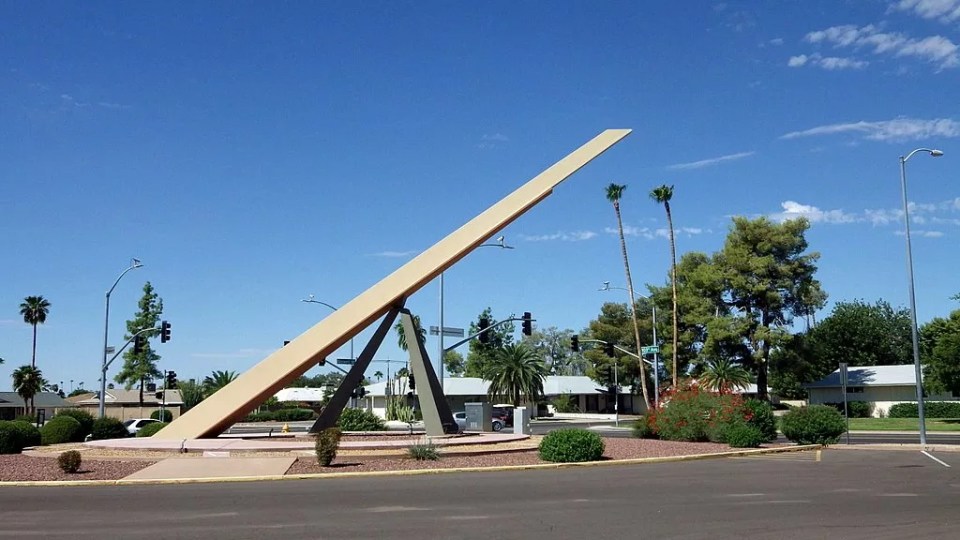 Sun City Sundial /One of the largest /Horizontal Sundials in America /Gnomon: 36' high, 64' long /Constructed 1973