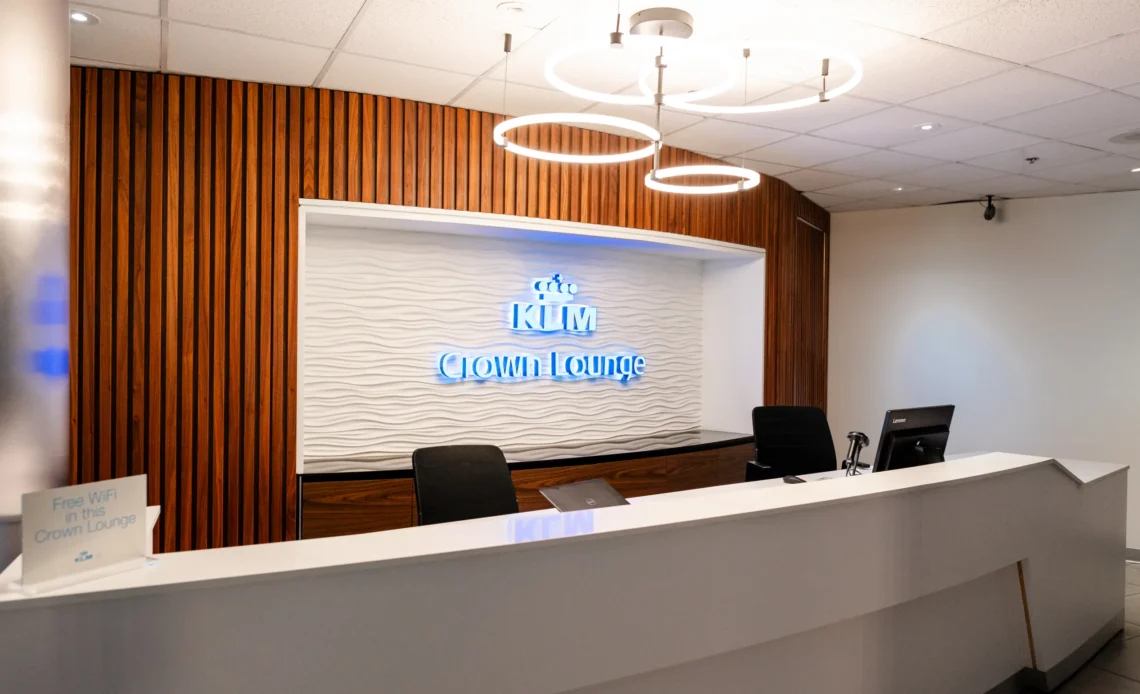 KLM Unveils Redesigned Crown Lounge in Toronto