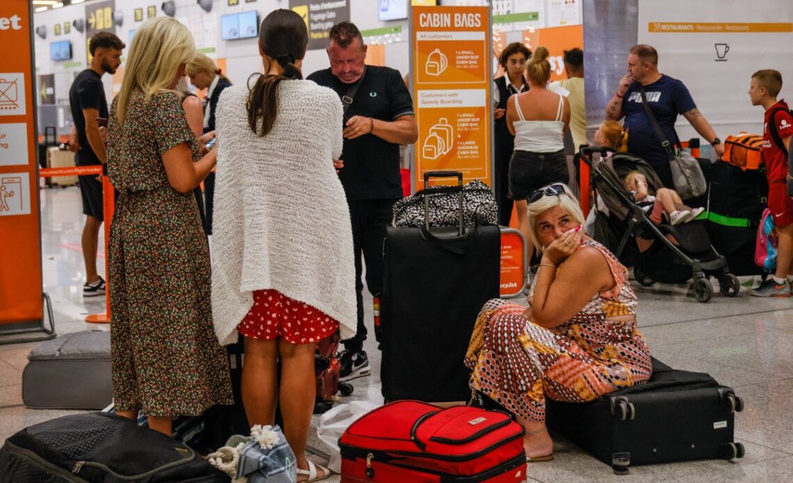 Scam warning as fraudsters target stranded EasyJet passengers caught up in air traffic control chaos