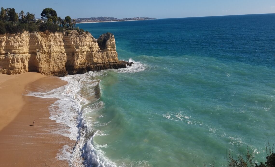 where to stay algarve beach and cliffs