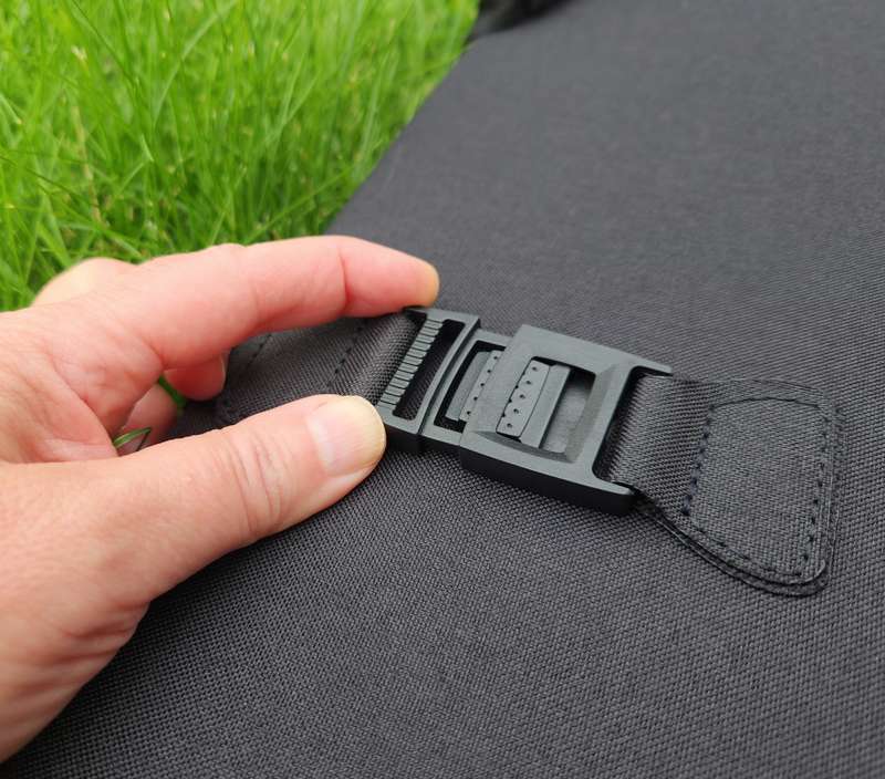 Buckles on carrying case for BLUETTI PV350 solar panel