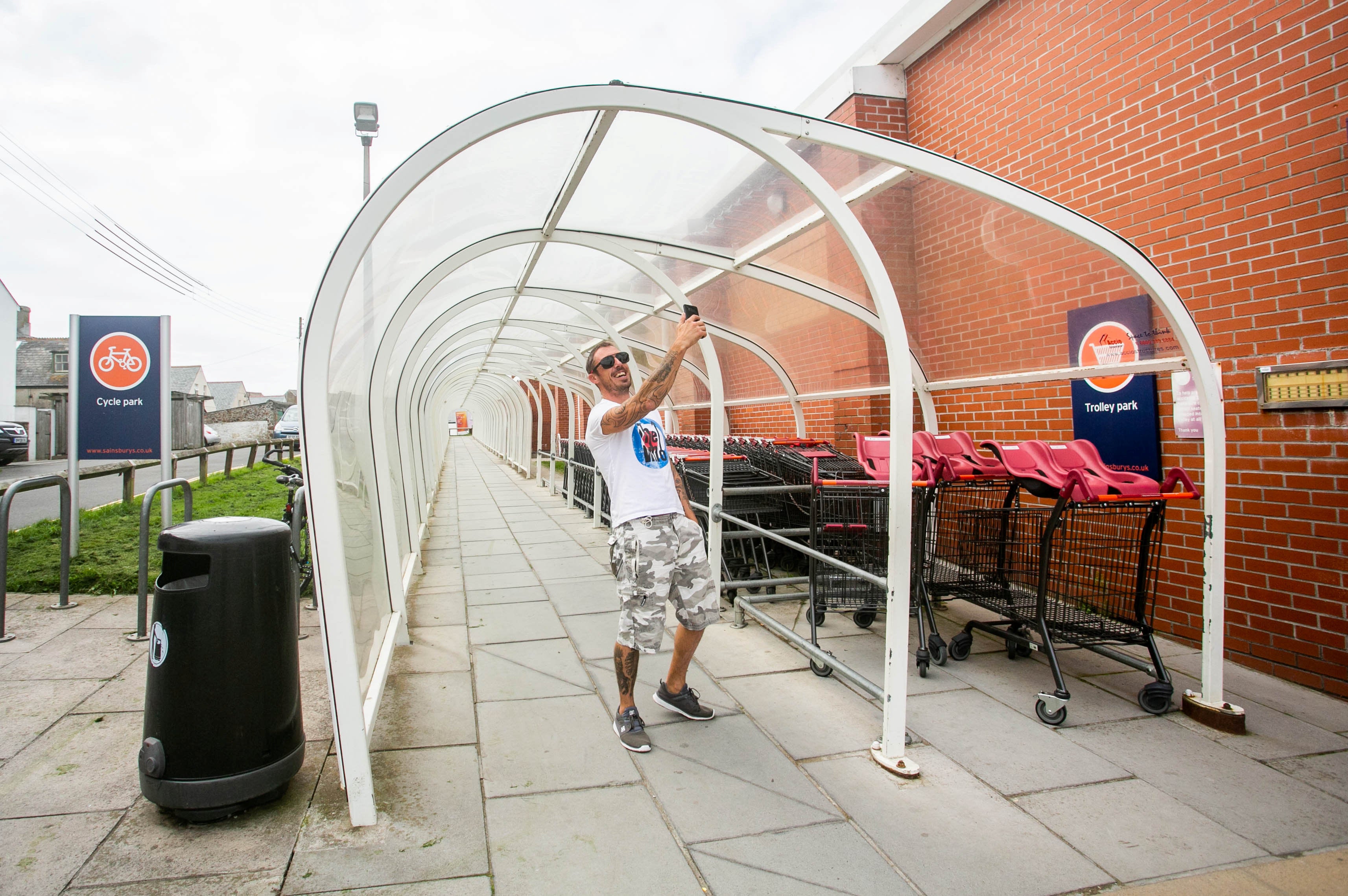 <p>Is this Bude’s best location for an Instagram selfie? </p>