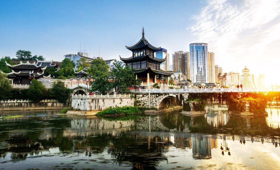 Chinese tour guide filmed shouting at tourists when they refuse to shop