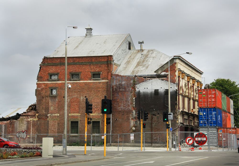 building destroyed by earthquake in christchurch