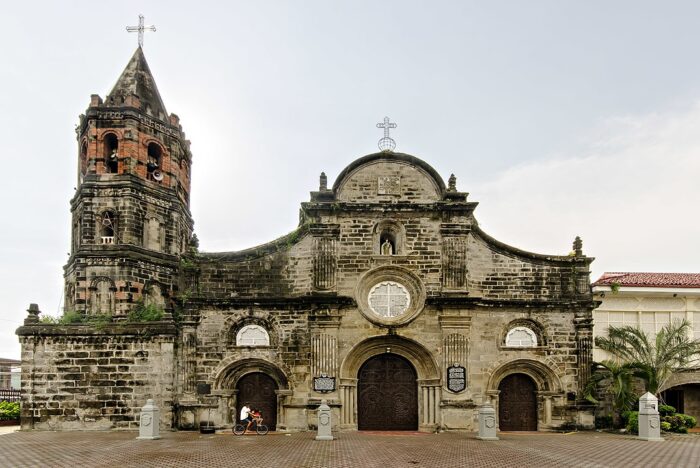 Barasoain Church by IJVelas via Wikimedia cc