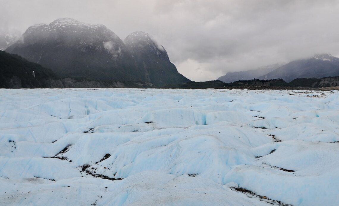 Changing climate leads Chile to shut popular tourist destination