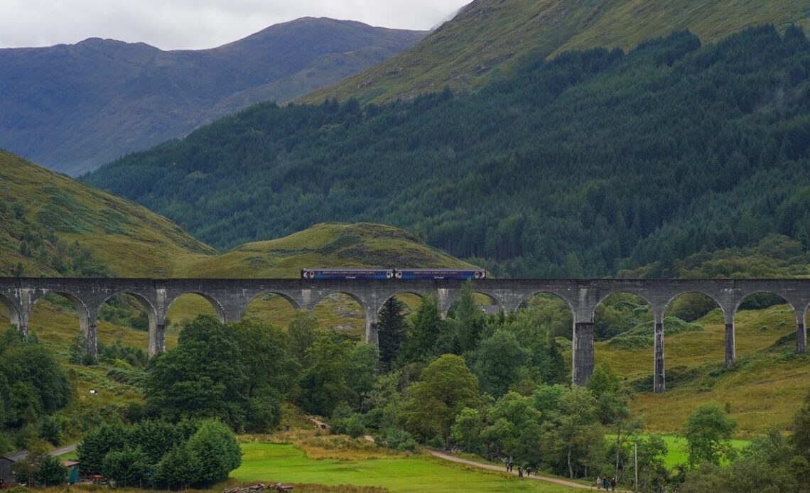 Harry Potter’s Hogwarts Express rail line seeking train drivers