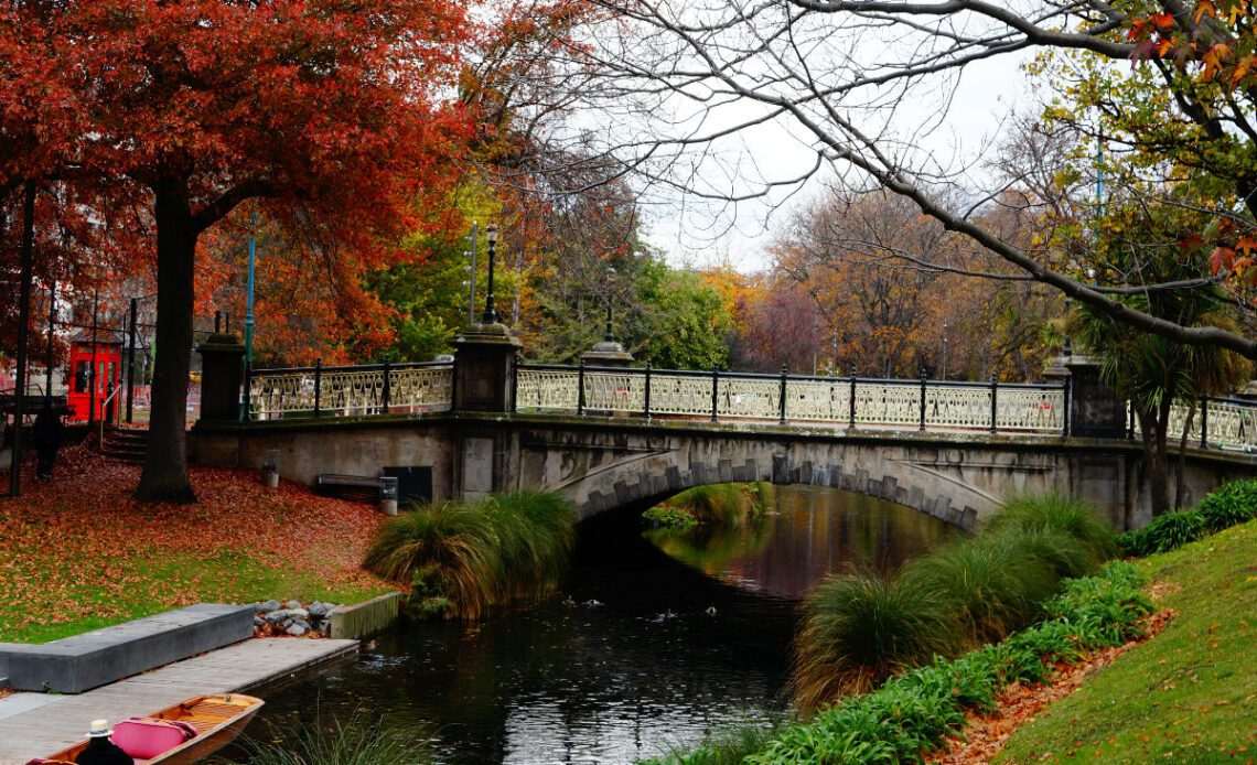 family friendly activities christchurch | Punting the Avon Tour