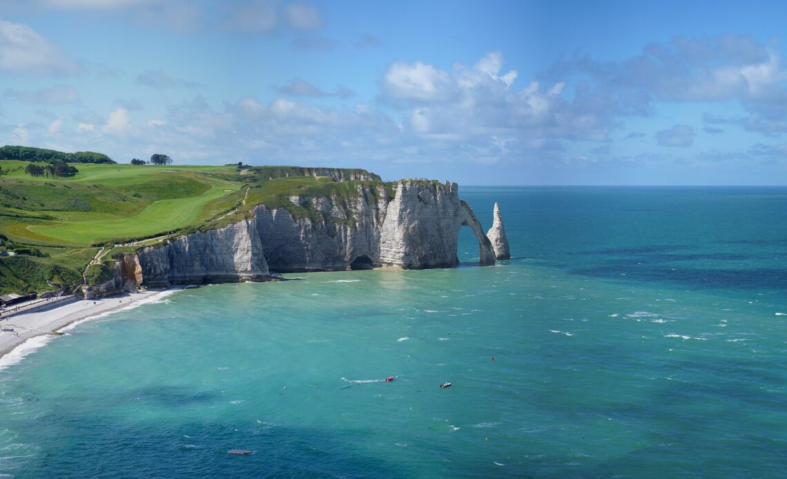 Beach in Normandy, France (photo: Tony Knight, Pixabay)