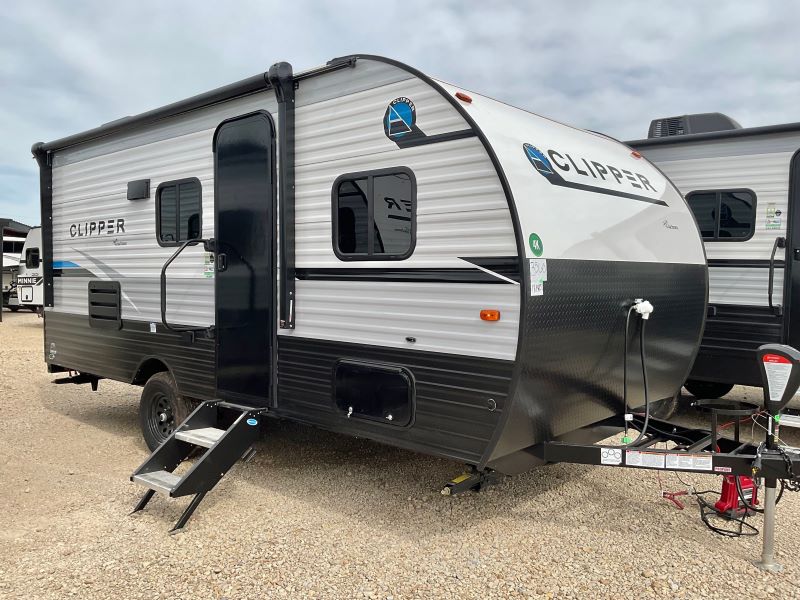 7 Best Used Travel Trailers Under 4000 lbs – RVBlogger