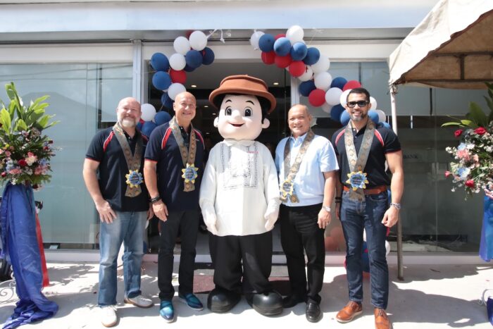 (From left to right) Cebuana Lhuillier Senior Executive Vice President Philippe Andre Lhuillier, Cebuana Lhuillier President and CEO and Cebuana Lhuillier Bank Vice Chairman Jean Henri Lhuillier, Calatagan Mayor Peter Oliver Palacio, and Cebuana Lhuillier Bank President Dennis Valdes.