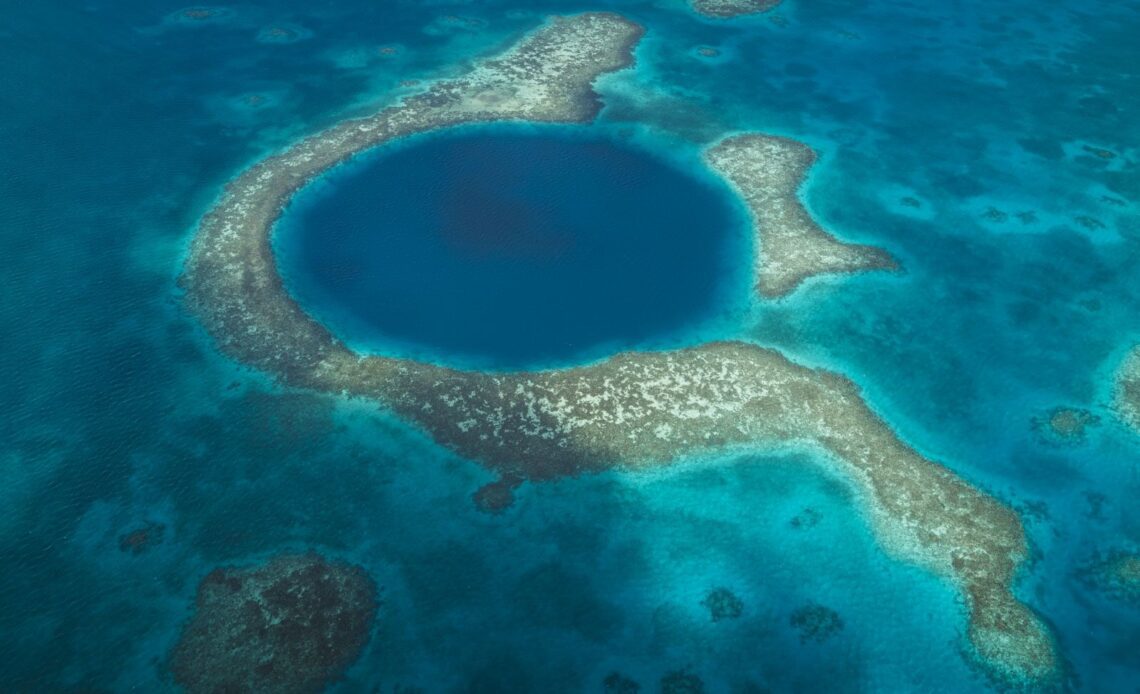 What is The Great Blue hole Belize