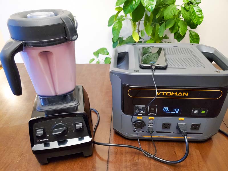 Using a blender with the VTOMAN FlashSpeed 1500 portable power station