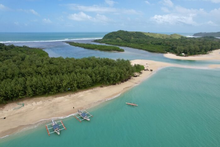 Apuao Pequena and Apuao Grande Islands