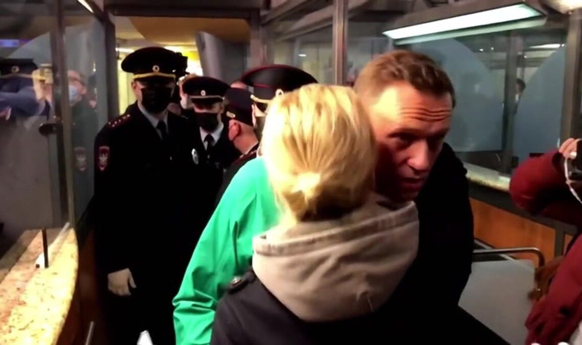 Navalny and wife share final kiss before Putin critic dies in prison | News