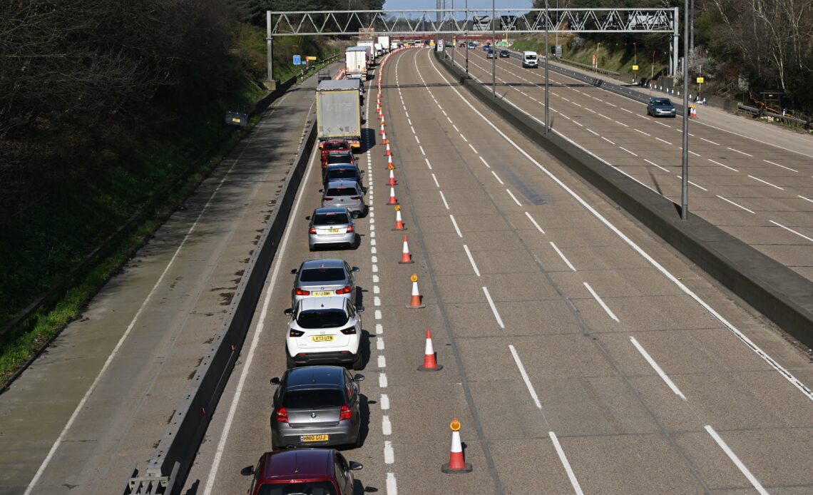 M25 closure – live: Drivers delayed as motorway section shut all weekend