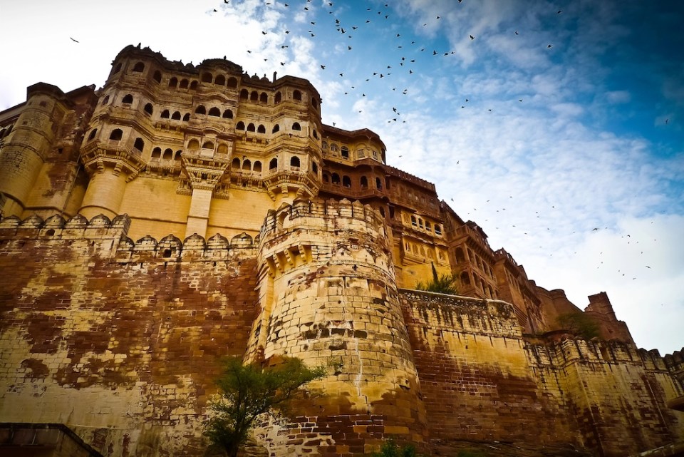 Low angle view of Mehrangarh Fort ramparts and balconies, Jodhpur, Rajasthan, India