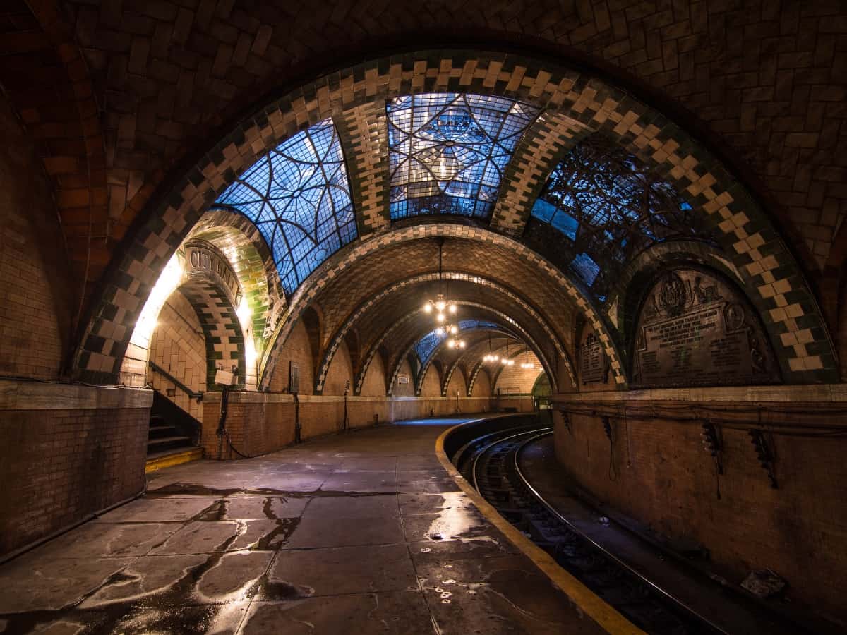 abandon tunnel of the city hall subway station