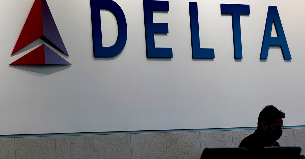 Delta Flight Loses Emergency Slide After Takeoff From J.F.K.