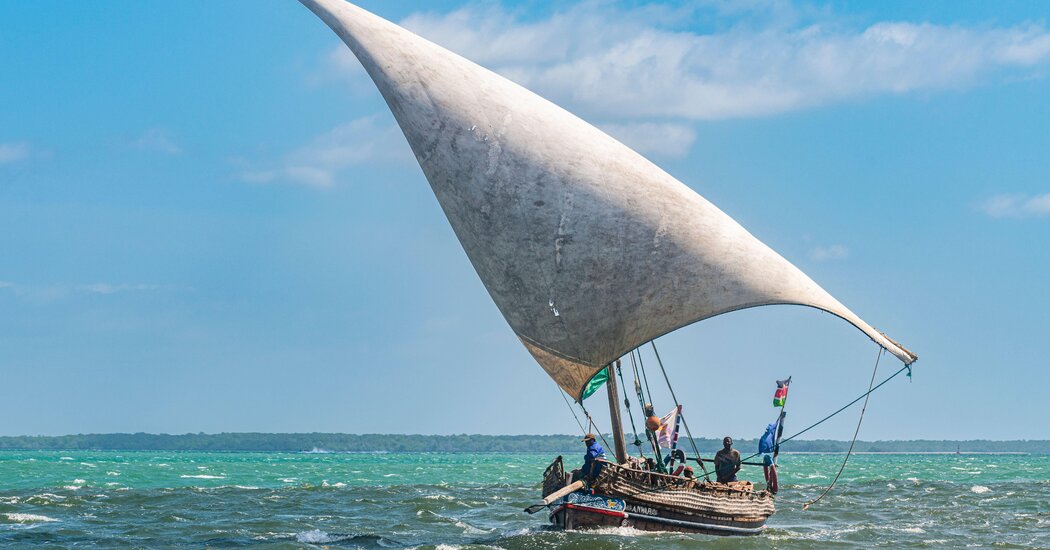 In Kenya, Seeing the Sites by Dhow