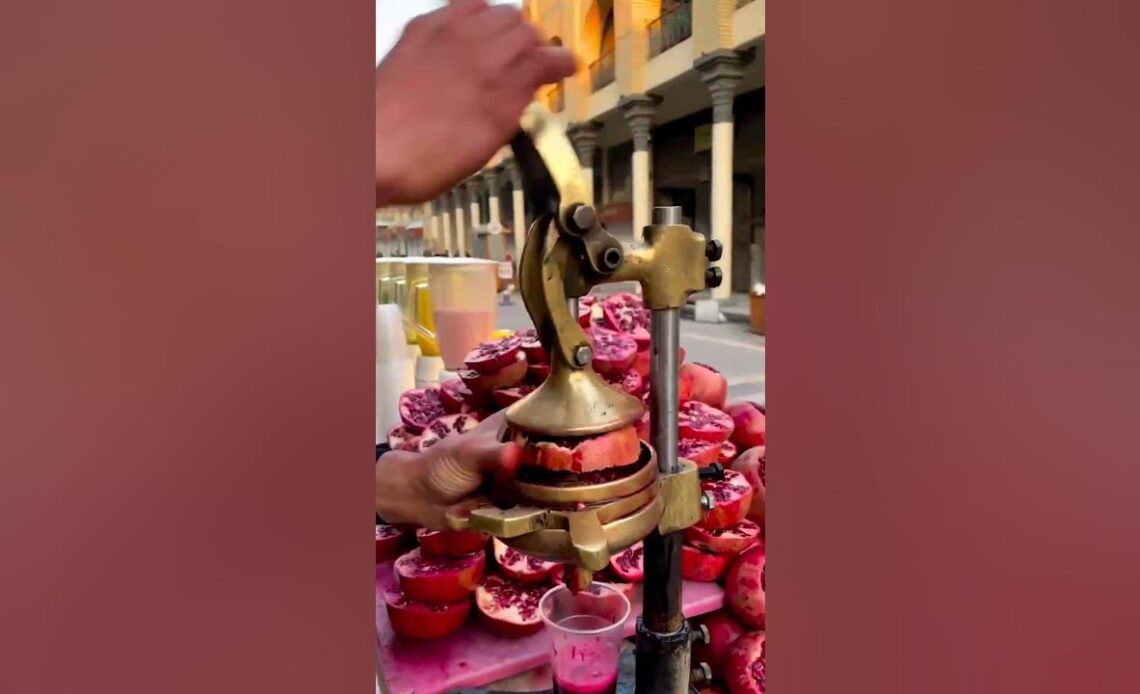 Pomegranate juice in the streets of Baghdad, Iraq 🇮🇶 - 📽 @yassir.zubaidi