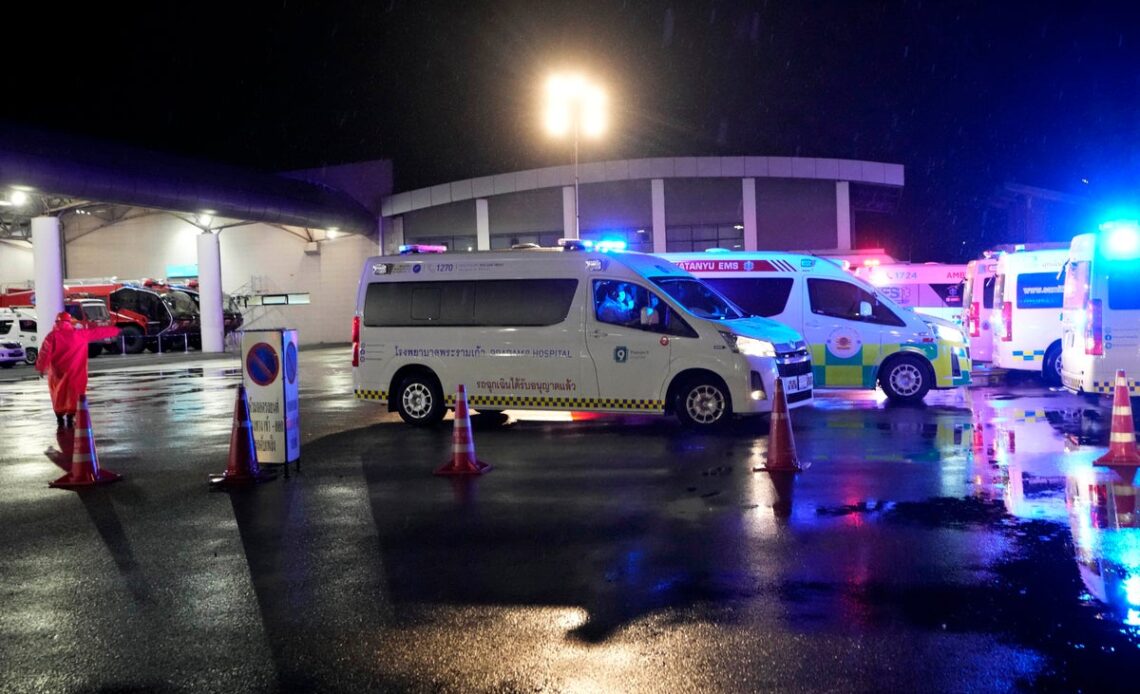 Ambulances race to Singapore Airlines plane after passenger dies | News