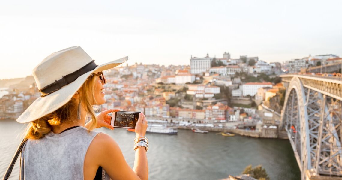 Top Tips to Stay Safe Online While Traveling