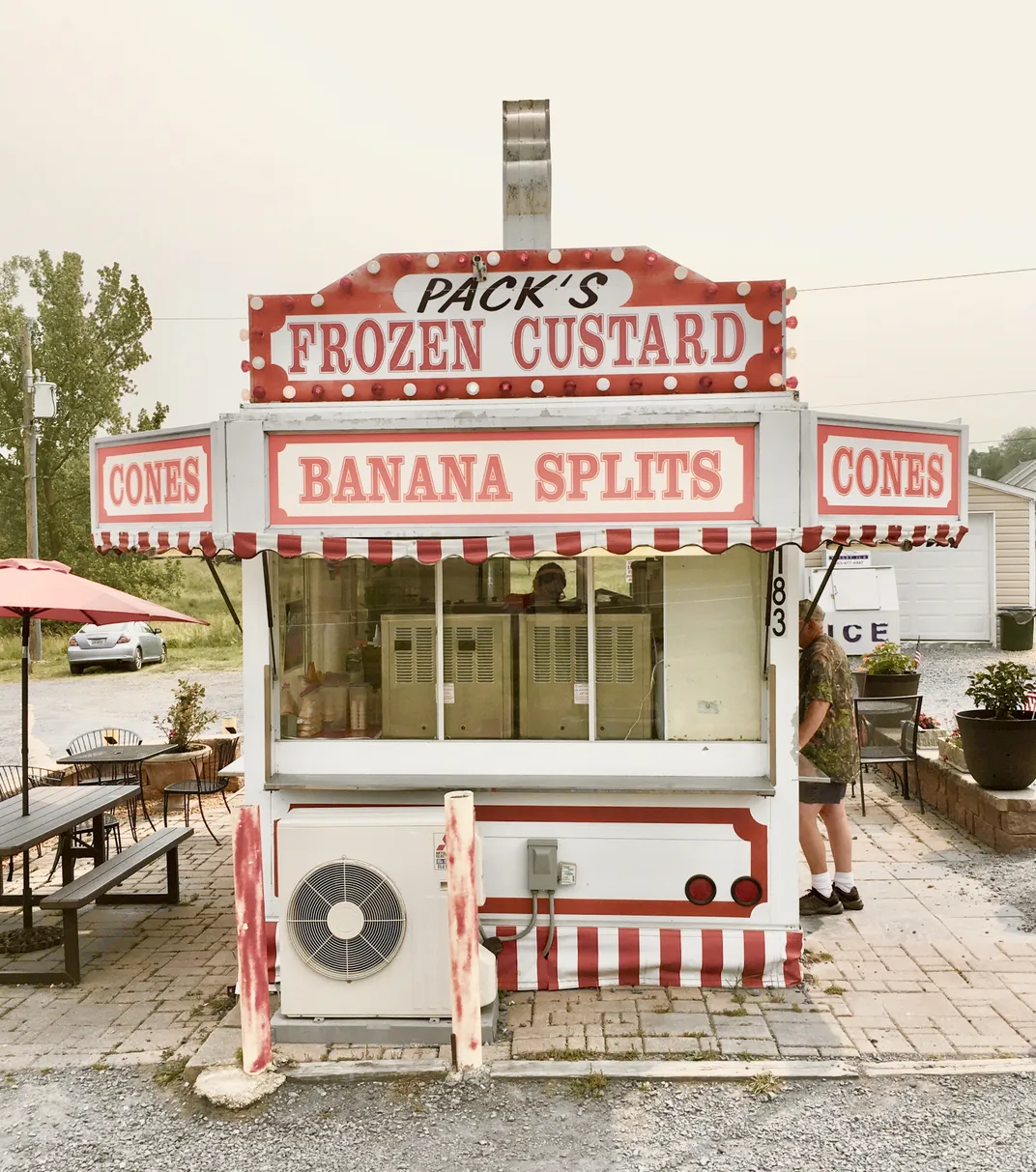 Frozen custard stand