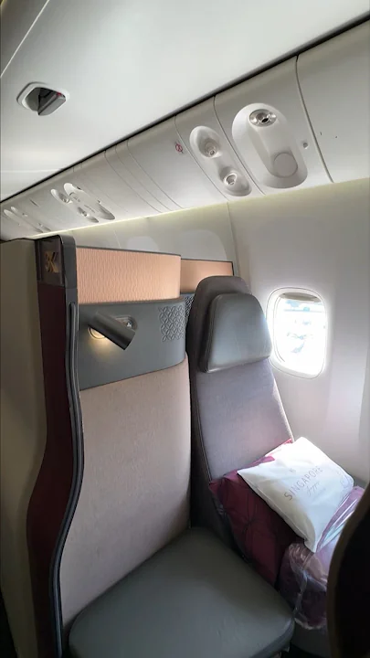 Does Qatar Airways B777 have the best Business Class in the world? #shorts  #boeing #aviation
