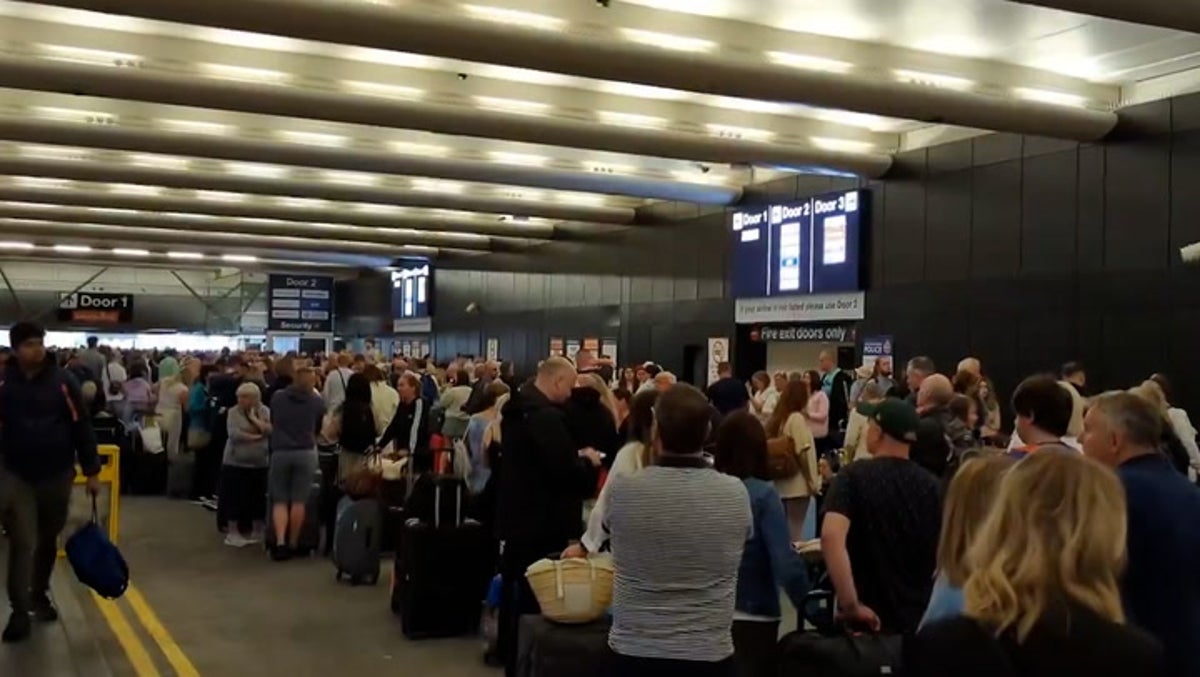 Huge queues at Manchester Airport as power cut causes disruption | News