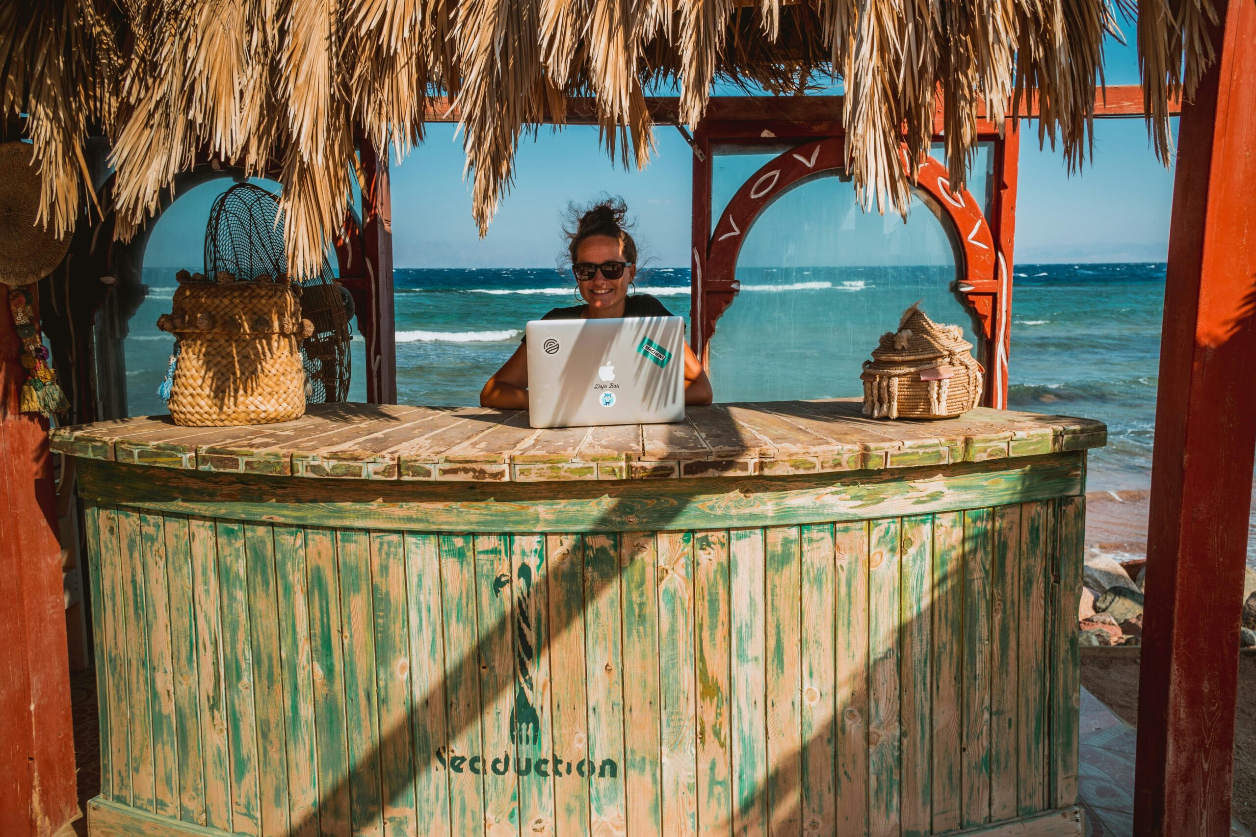 The Digital Nomad’s Tech Guide 2024