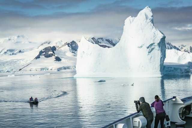 Icebergs landscape view - Tourists guide to Antarctica